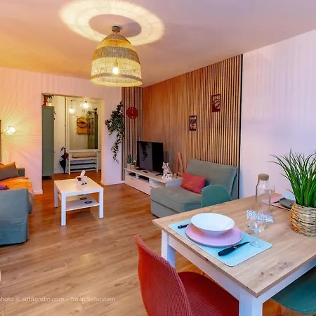 Appartement Confort, Centre-ville Et Garage Prive