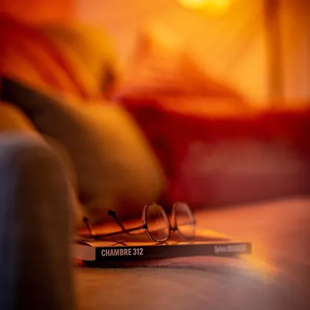 Confort, Centre-ville Et Garage Privé *