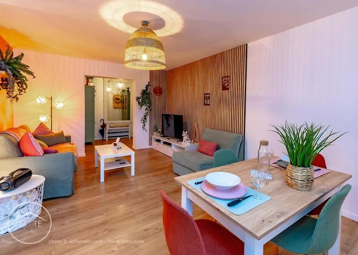 Appartement Confort, Centre-ville Et Garage Prive