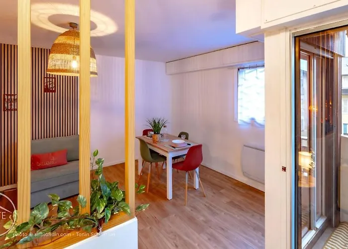 Confort, Centre-ville Et Garage Prive