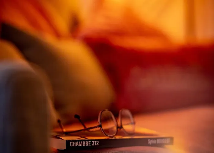 Confort, Centre-ville Et Garage Prive *